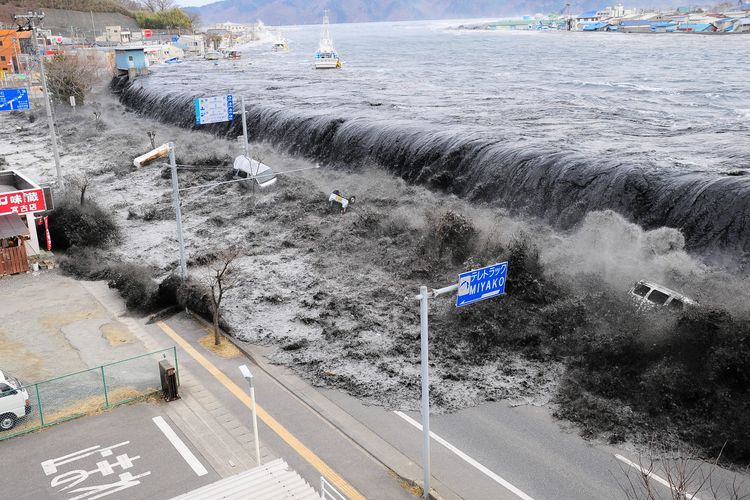 Begini Lho Proses Terjadinya Tsunami itu!