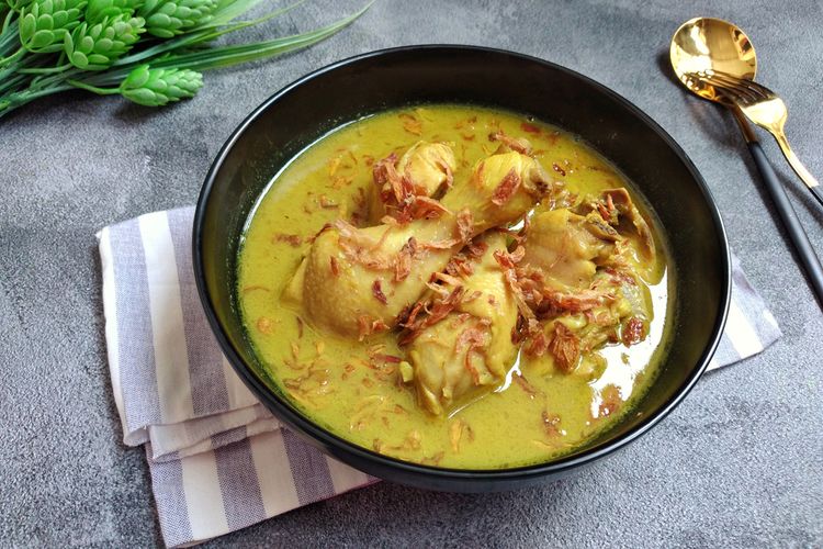 Opor Ayam Makanan Khas Ketika Hari Raya, Berikut Resepnya