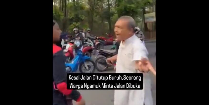 bapak bersarung ngamuk ke  massa buruh