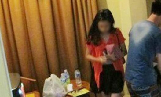 Kades Malah Ngamar dengan 3 Wanita Muda di Kamar Kos