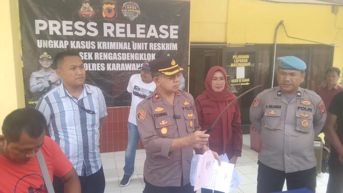  Satu dari tiga pelaku pembacokan pelajar hingga tewas di Dusun Warungdoyong, Desa Rengasdengklok Selatan, Kecamatan Rebgasdengklok it akhirnya ditangkap Polsek Rengasdengklok.