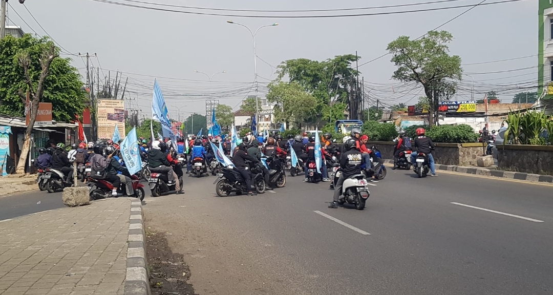 Buruh Cikarang Terus Demo, Sempat Tutup Jalan, Desak PJ Gubernur Jabar Menaikan UMK