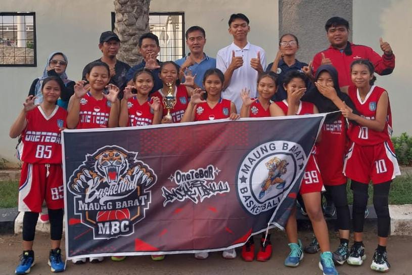 SMPN 1 Telukjambe Barat Juara Umum MKKS Cup Wilayah II