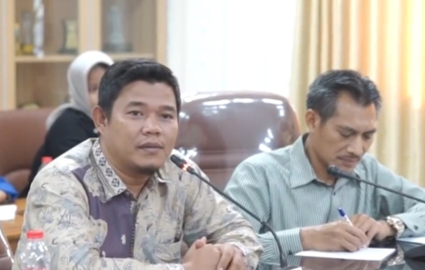 PRD Kabupaten Karawang melalui Komisi I telah selesai melakukan kajian secara mendalam terkait ruislagh atau tukar guling lahan milik Pemda Karawang seluas hampir 5.000 meter yang digunakan PT Jakarta Intiland (Ciplaz Mal).