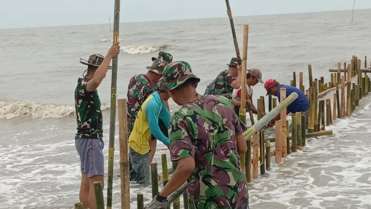 Pesisir Laut Karawang Dijaga TNI AL