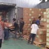 KPU Karawang terima logistik surat suara pemilihan DPRD Kabupaten Karawang. Simak informasi lengkapnya hanya di sini.