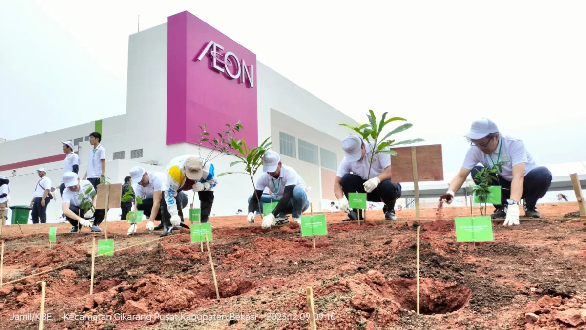 AEON Mall Deltamas Tanam 3.000 Pohon