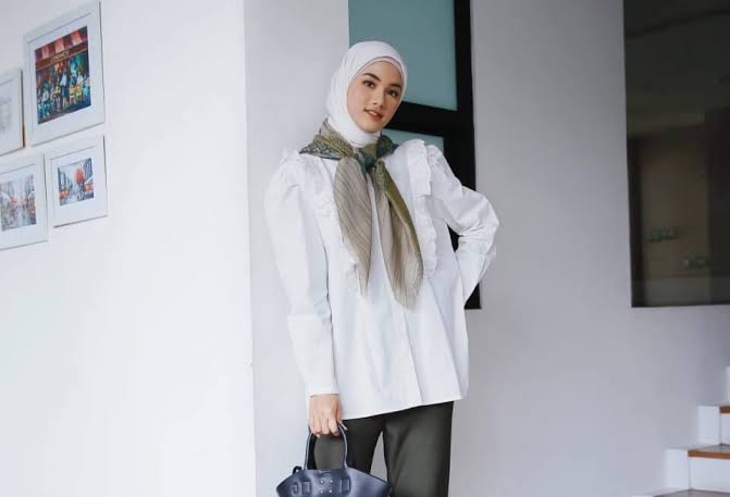 Tips Memilih Warna Baju Untuk Kulit Putih