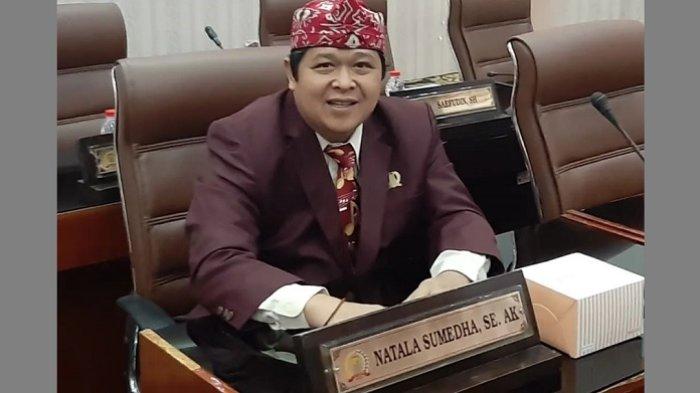 Paripurna Istimewa DPRD karawang diwarnai interupsi dari Anggota DPRD Kabupaten Karawang Fraksi PDI Perjuangan pada Sabtu 04 Nopember 2023.