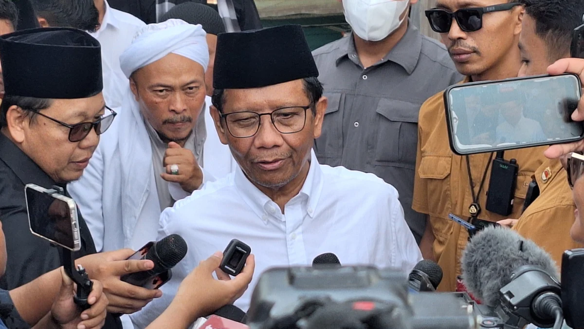 Halaqoh Kebangsaan di Karawang: Mahfud MD Bahas Negara dan Pemimpin