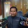 Bawaslu Kabupaten Bekasi temukan dua calon KPPS di Kecamatan Cikarang Pusat yang ternyata merupakan pengurus partai politik.