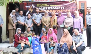 Bantu Entaskan Stunting, Imigrasi Karawang Bagikan Paket Makanan Bergizi