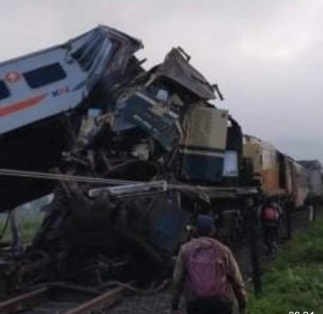 3 Korban Tewas Tabrakan Kereta Cicalengka Semuanya Awak Kereta