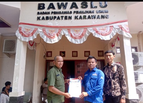 Pengurus Demokrat Datangi Bawaslu Karawang