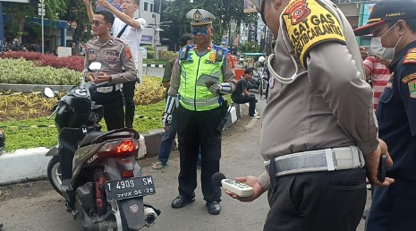 Polres Karawang Razia Knalpot Brong Bundaran Mega M