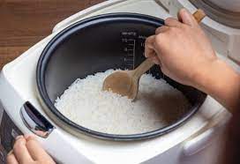 5 Tips Menghemat Listrik Rice Cooker, Anti Boncos Akhir Bulan