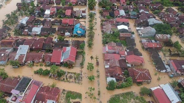 Waspada Bencana Banjir Besar: Pemerintah Kabupaten Bekasi mengeluarkan surat edaran kesiapsiagaan dampak bencana hidrometeorologi diantaranya siaga datangnya bencana.