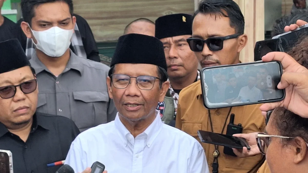 Di Karawang Mahfud MD Ingatkan Bahaya Kebenaran Dipertaruhkan Demi Uang dan Kepentingan Murahan