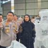 Cek Gudang KPU Karawang, Polda Jabar Pantau Distribusi Logistik