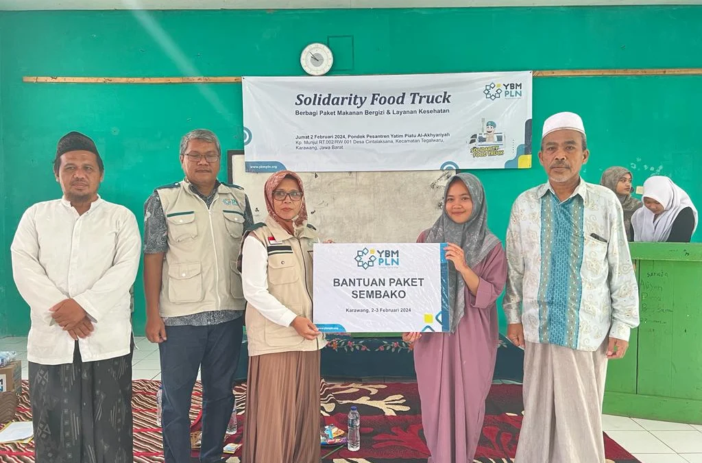 YBM PLN Kembali Gelar Aksi Kemanusiaan "Solidarity Food Truck" di Pondok Pesantren Kecamatan Tegalwaru Karawang