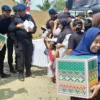 Brimob Polri dan Polda Jabar Gelar Bakti Sosial di Ciampel Karawang