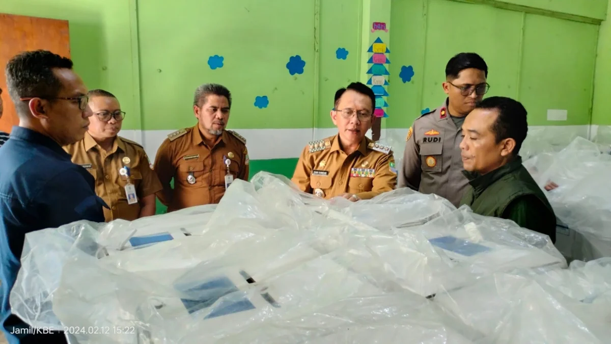 Pj Bupati Bekasi Pantau Gudang Logistik di Cikarang Selatan, Begini Kondisinya.... 