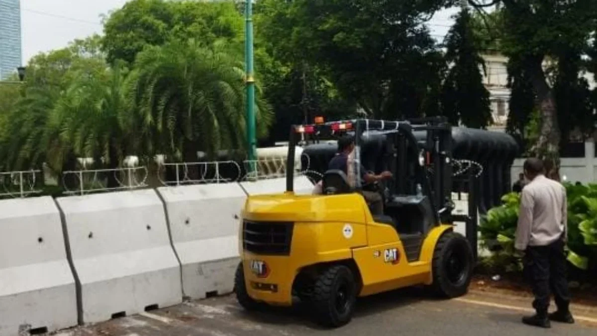 Kantor KPU RI Dijaga Barier Beton