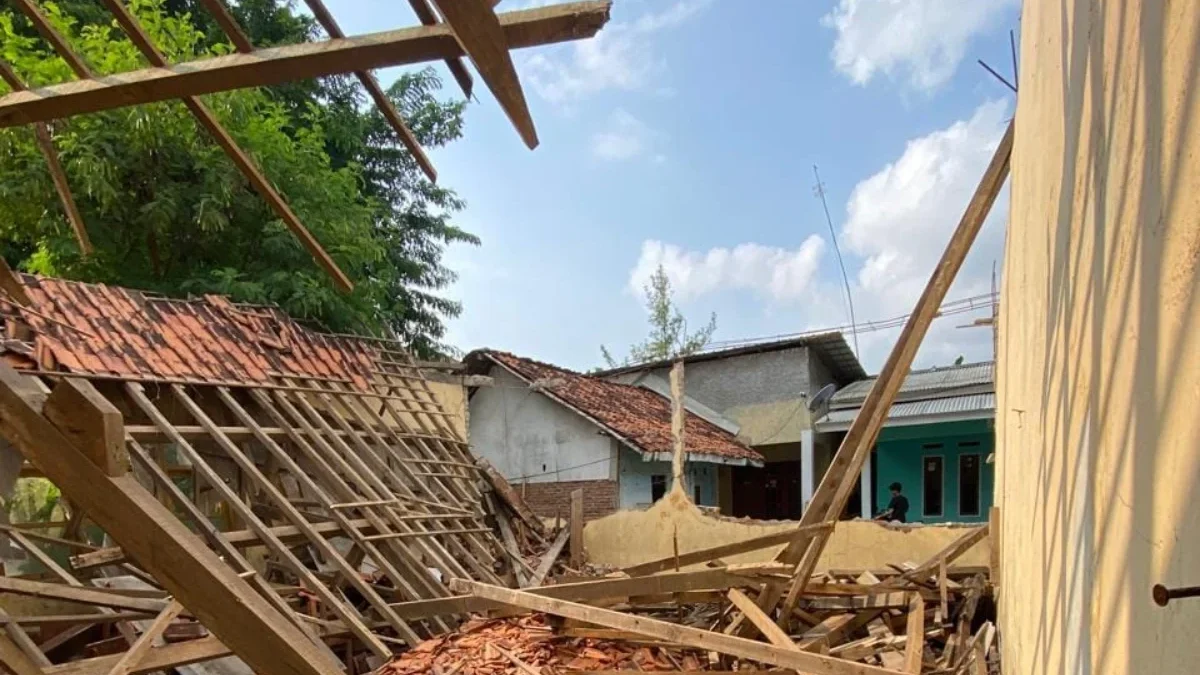 Bangunan lapuk SDN 2 Karawang Wetan, Karawang Timur