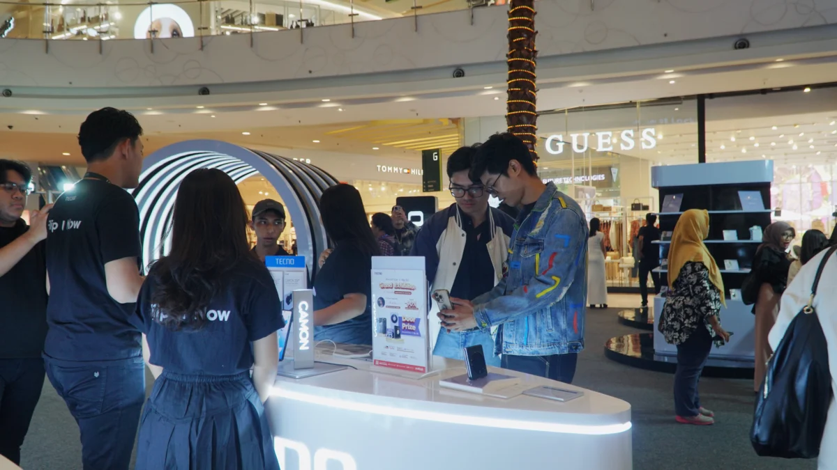 Pameran Akbar TECNO PHANTOM V Flip 5G Grand Exhibition