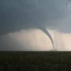 Perbedaan Angin Tornado dengan Angin Puting Beliung