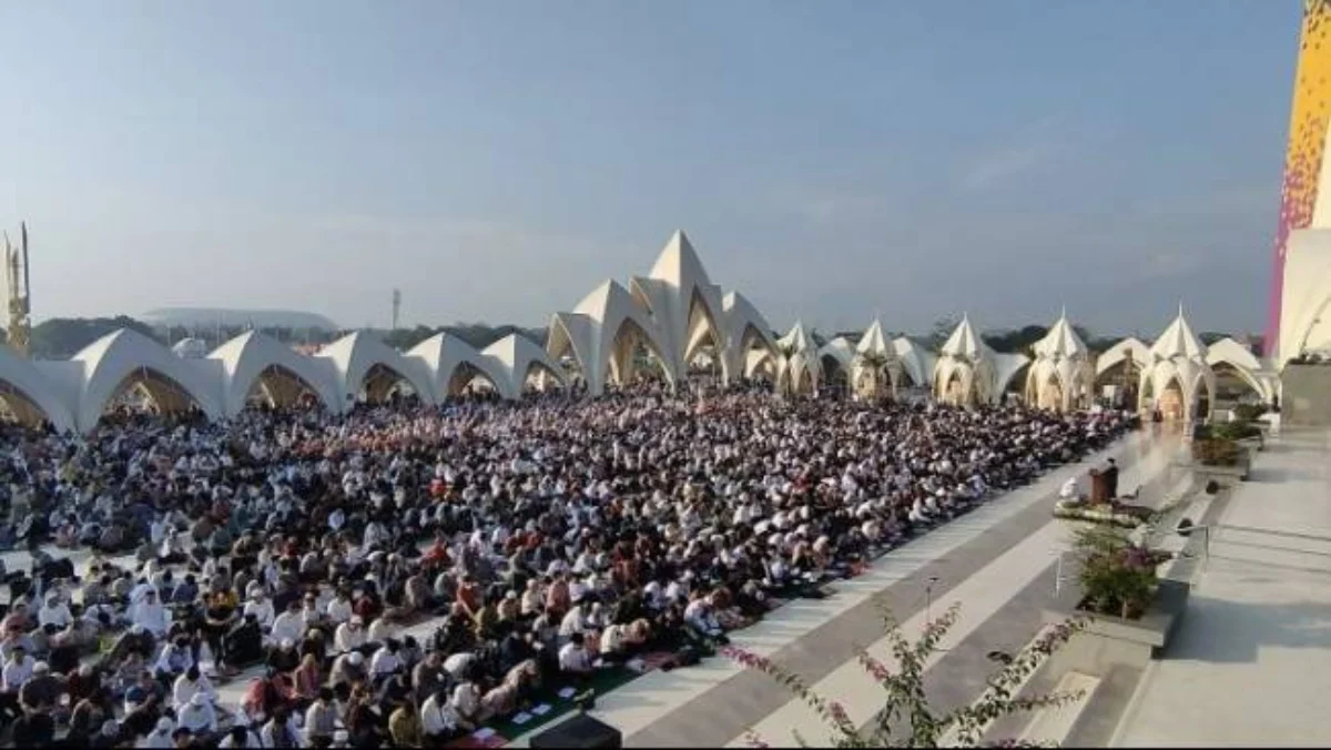 Ada Pungli di Balik Kemegahan Masjid Al Jabbar