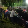 Sopir Avanza Ngantuk Maksa Nyetir dan Terperosok di Jalan Cibogo Subang