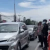 Kendaraan dari Jalur Selatan Tumplek di Tol Padalarang 