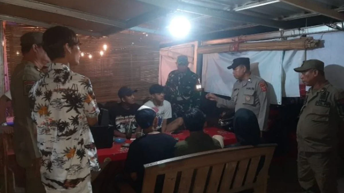 Warung 24 Jam di Bojong Tugu Dengklok Ini Mencurigakan, Dilaporkan Masyarakat, Polsi Pun Turun Tangan