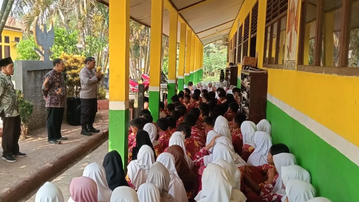 Cegah Tawuran Antar Pelajar, Polsek Serang Baru Bentuk Progam Police Go to School