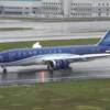 Pesawat Azerbaijan Airlines Jatuh dan Meledak