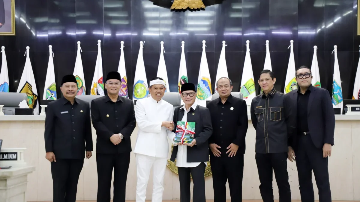 Buky Wibawa bersama Dedi Mulyadi
