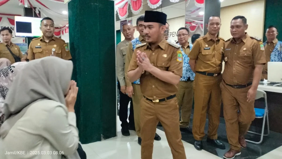 Bupati Bekasi Ade Kuswara Kunang