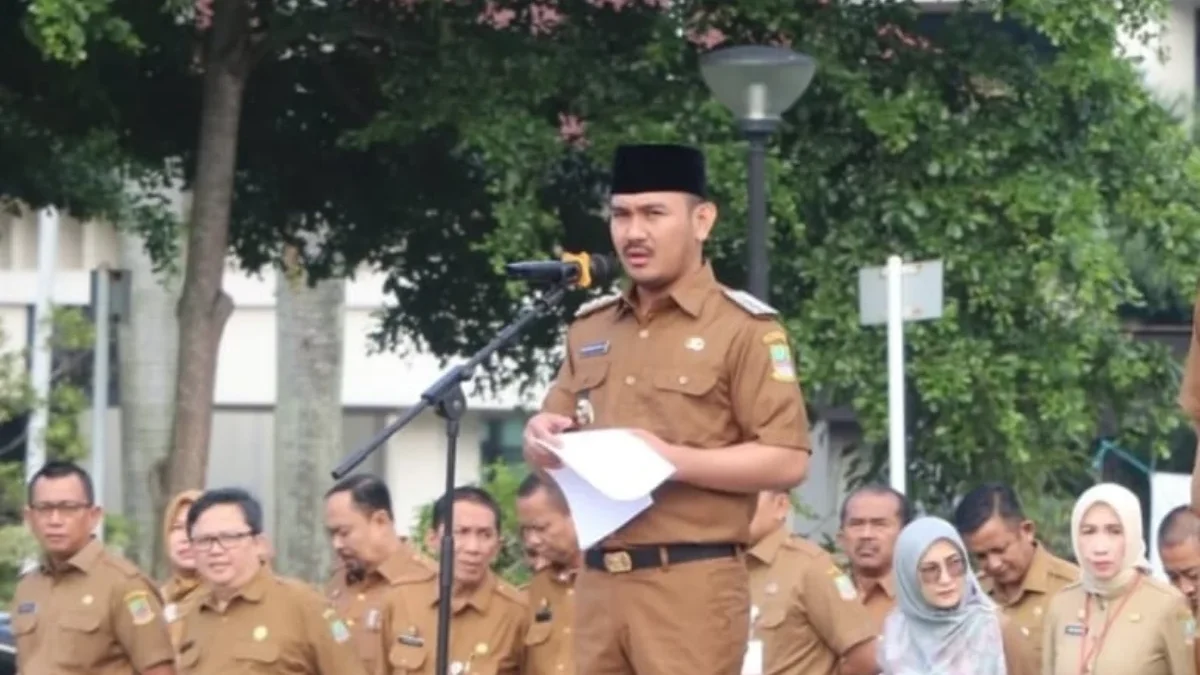 Bupati Bekasi Ade Kuswara Kunang