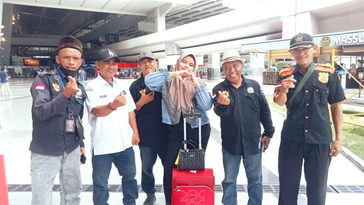 Eva Buruh Migran Asal Karawang Jawa Barat Akhirnya Pulang ke Indonesia.