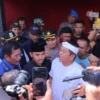 Gubernur Jabar Bongkar Bangunan Liar di Bantaran Sungai Bekasi.