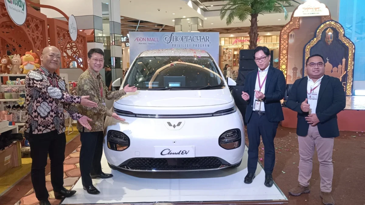 AEON MALL Deltamas dengan Program SHOPTACULAR Berhadiah Mobil Wuling.