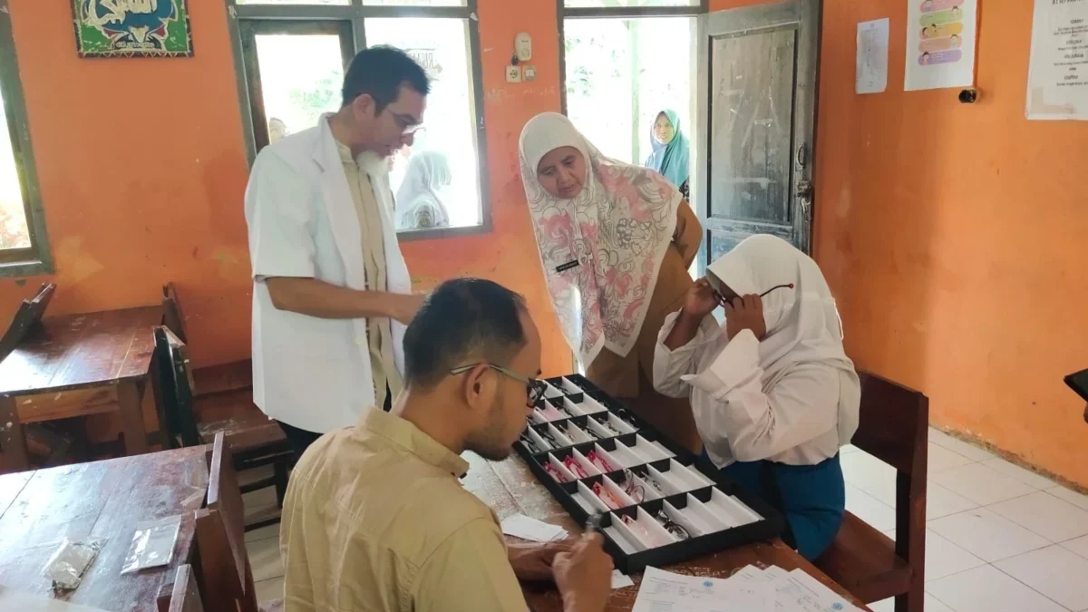 FHF dan Dinkes Karawang Gelar Program Penanggulangan Gangguan Penglihatan