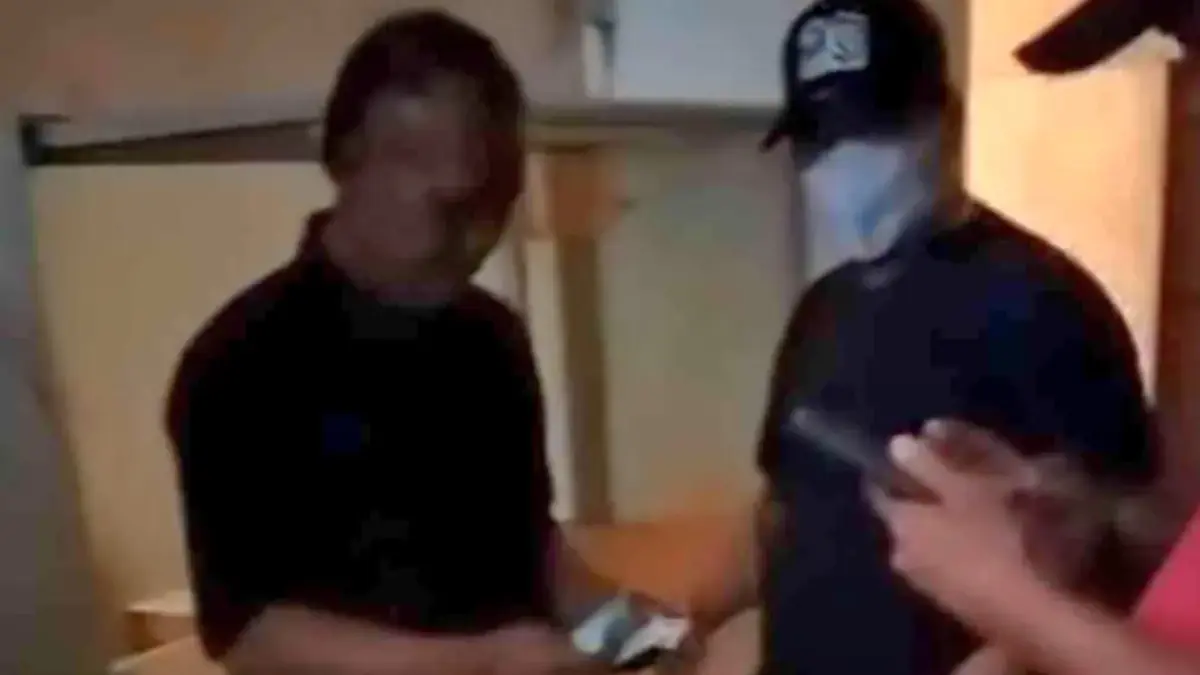 Tiga pelaku pungli di Bekasi diamankan polisi.