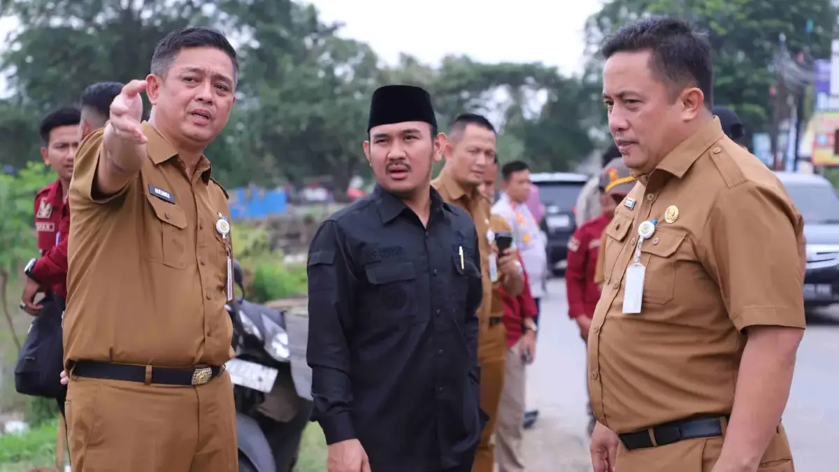 Bupati Bekasi Ade Kuswara Kunang.