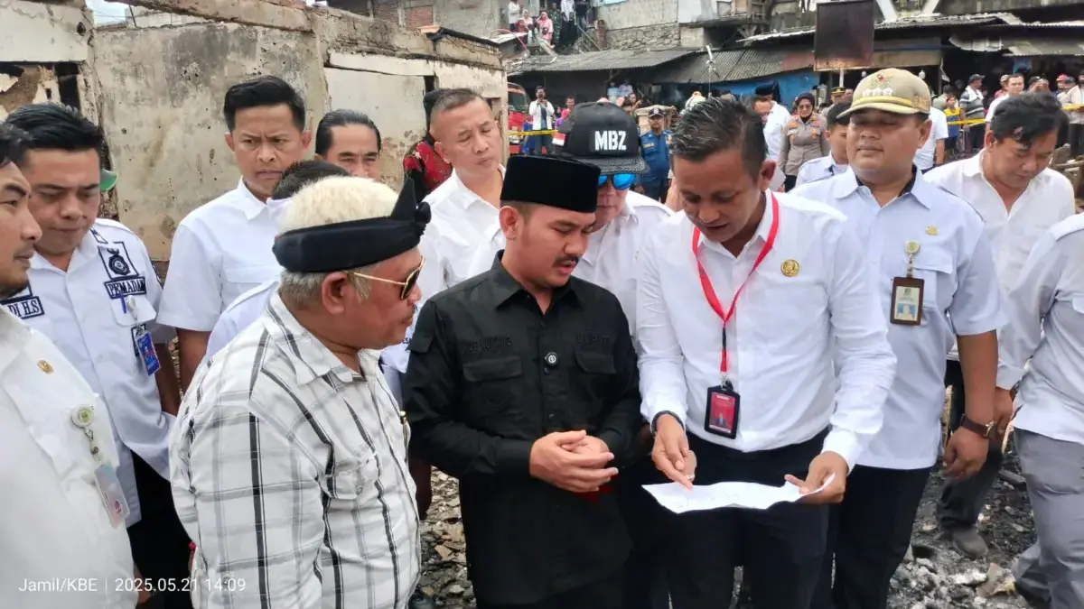Bupati Bekasi Ade Kuswara Kunang