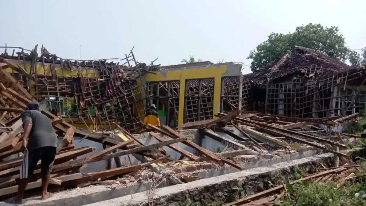 Sekolah rusak