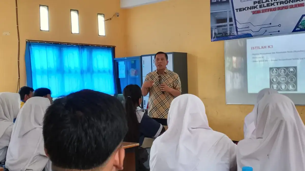 Aep Syaepuloh Tinjau SMKN 1 Karawang.