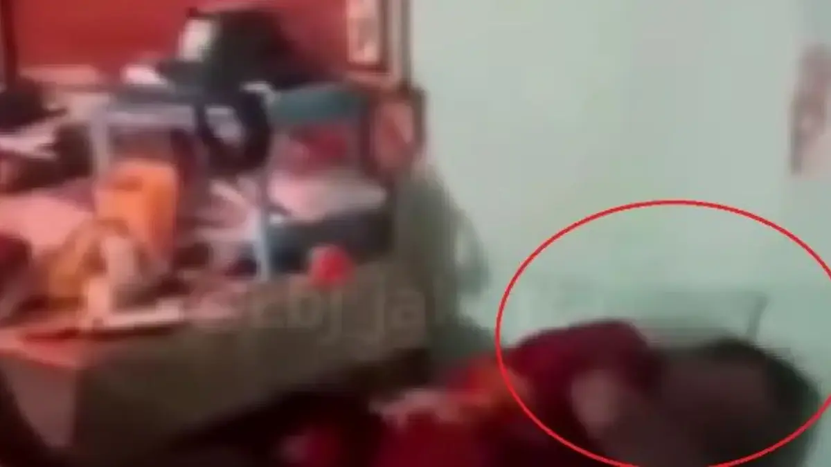 Istri dan Anak terkejut dan panik karena ternyata suami dan ayah mereka telah meninggal dunia