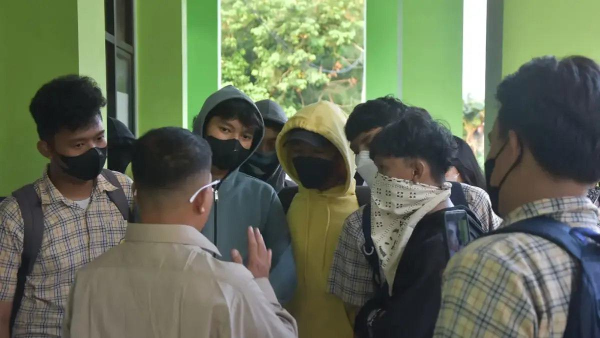 Jam Malam untuk Pelajar bekasi